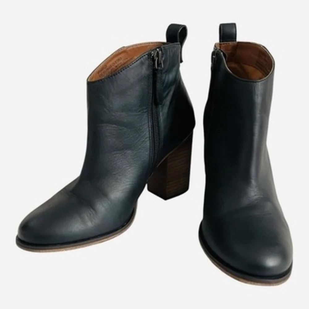 BP Nordstrom Lance Lea Black Leather Block Heel Ankle Bootie Women 8 Barely Worn